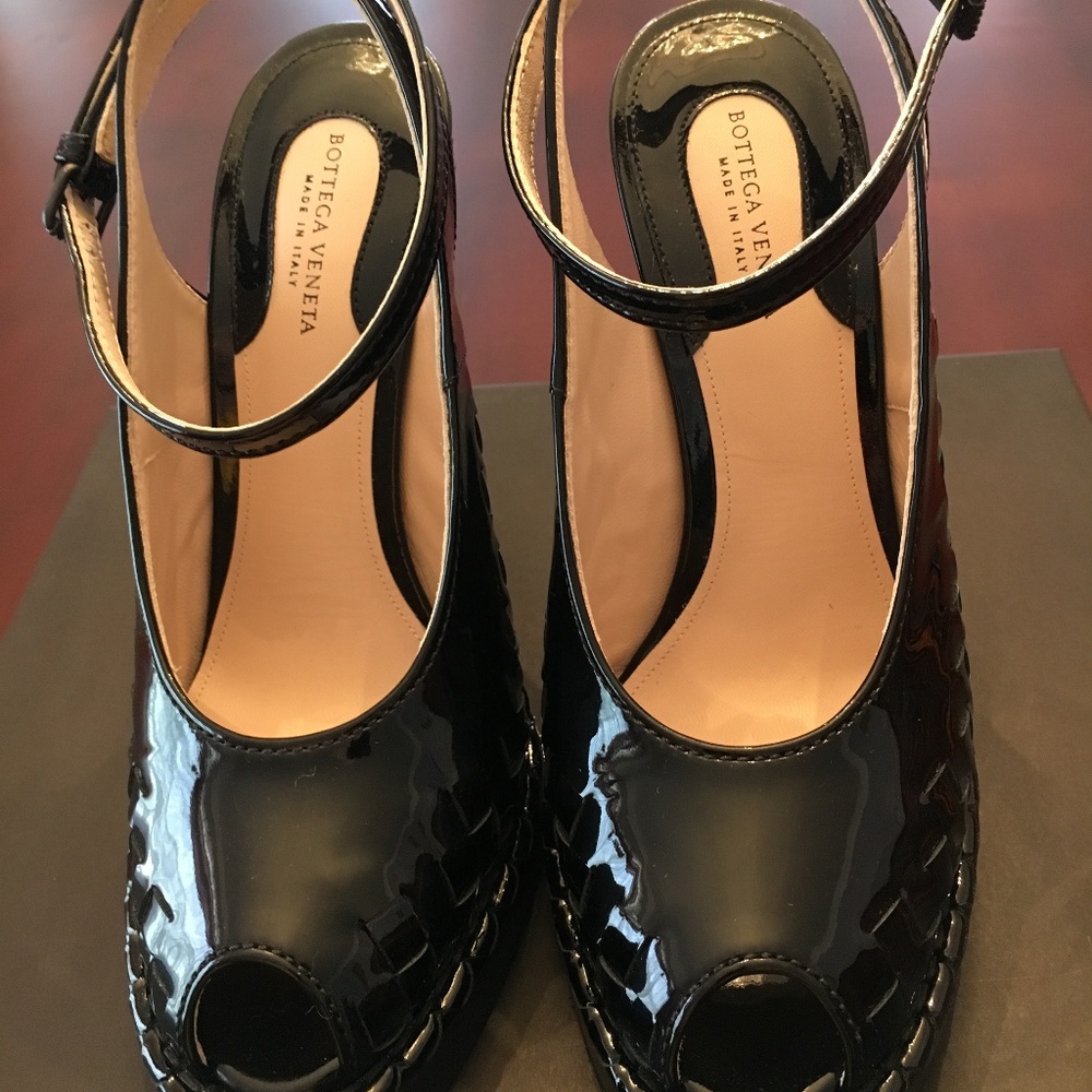 Bottega Veneta sandals, 30% off original price